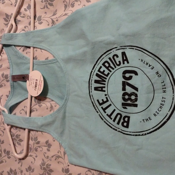 Tee - Picture 3 of 4